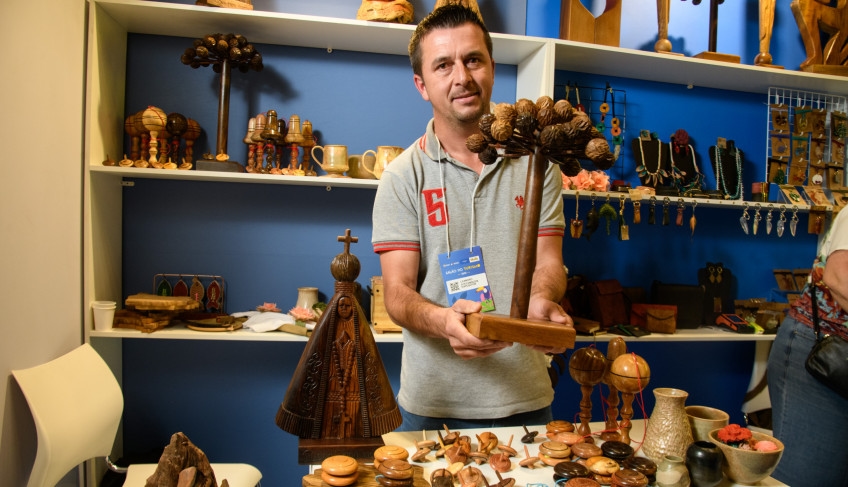 No Salão do Turismo 2025, artesãos transformam territórios em arte viva