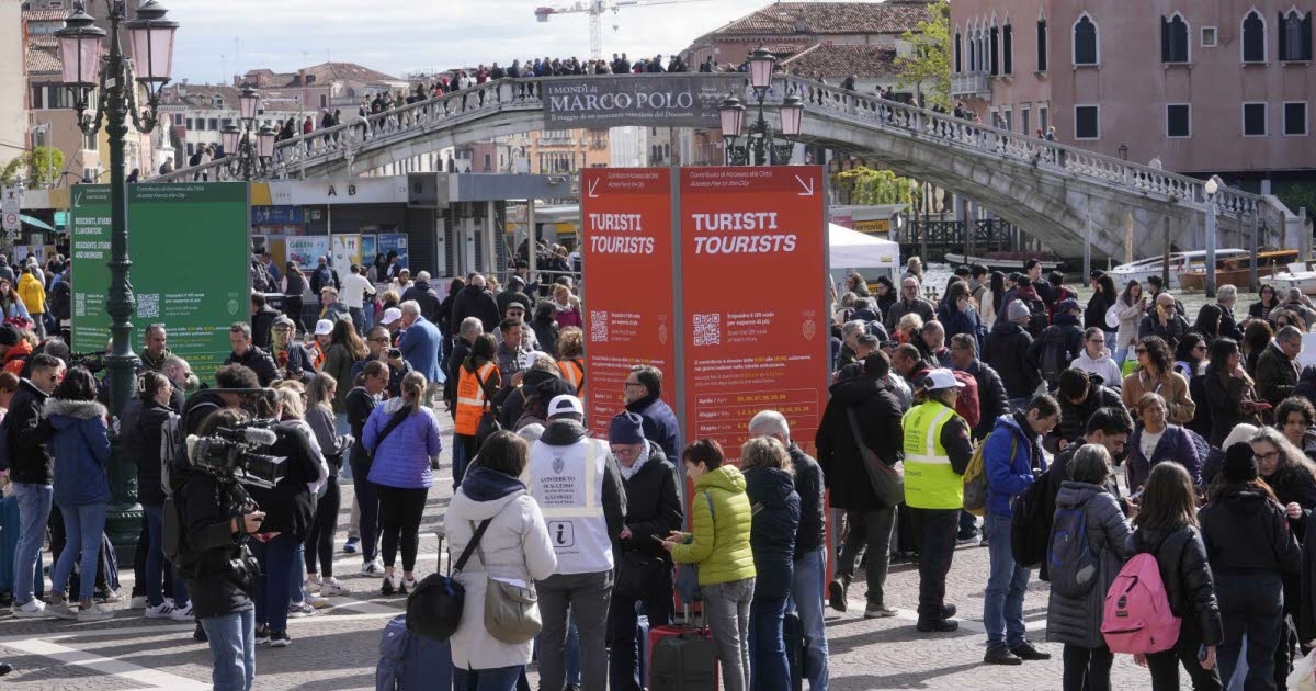 Odszyfrowanie. Nadmierna turystyka: limity, ograniczenia Airbnb... jak organizowana jest reakcja w niektórych miastach
