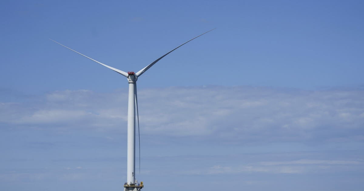 United States: Trump administration orders halt to massive offshore wind farm, 80% complete
