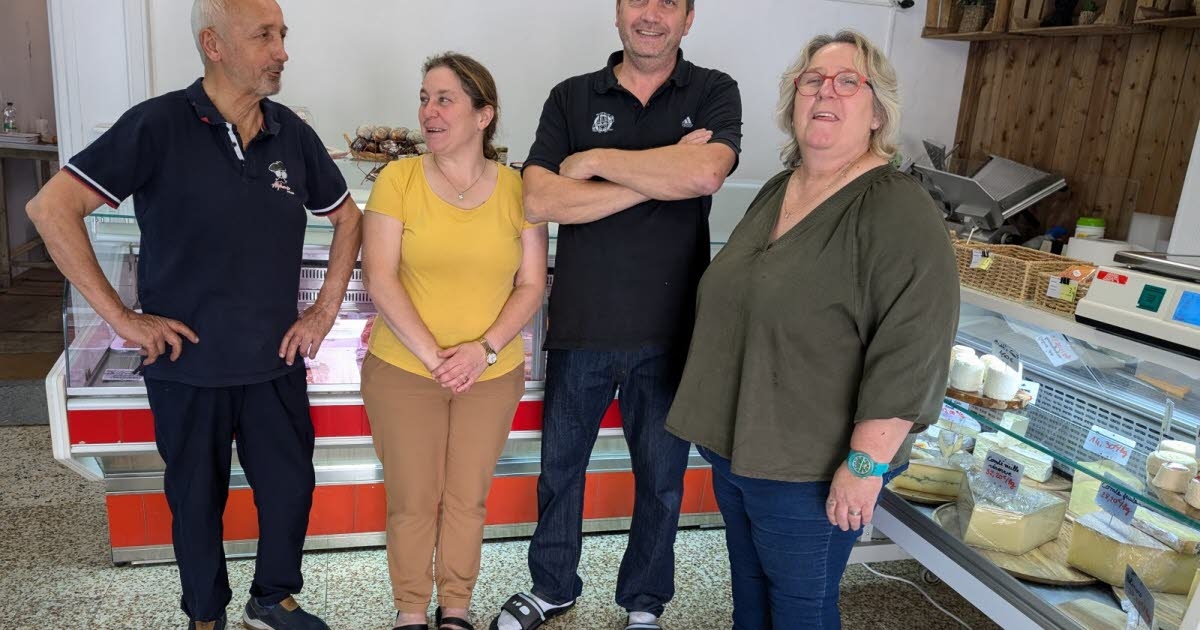 Cormatin. O supermercado do centro da cidade reabriu suas portas.