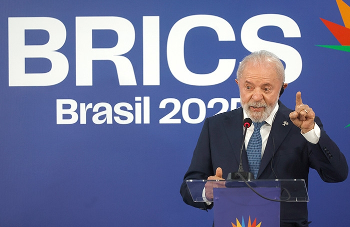 Brasil convoca cúpula online do BRICS para emergência