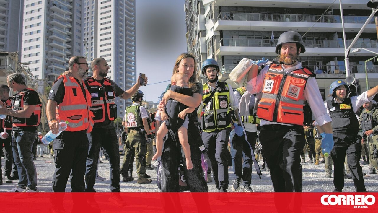 <![CDATA[ Míssil iraniano atinge hospital israelita e faz 71 feridos  ]]>