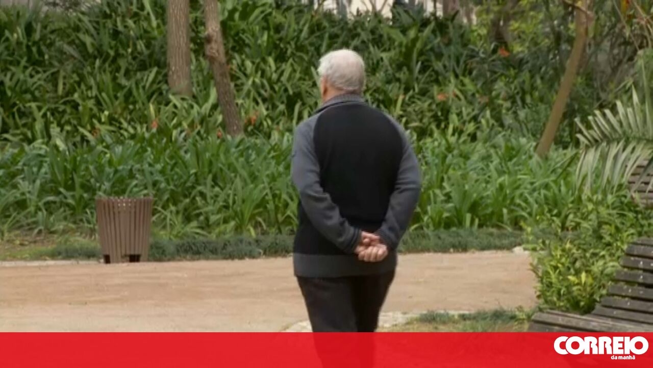 <![CDATA[ Idosos aflitos fazem créditos para pagar alimentação e medicamentos ]]>