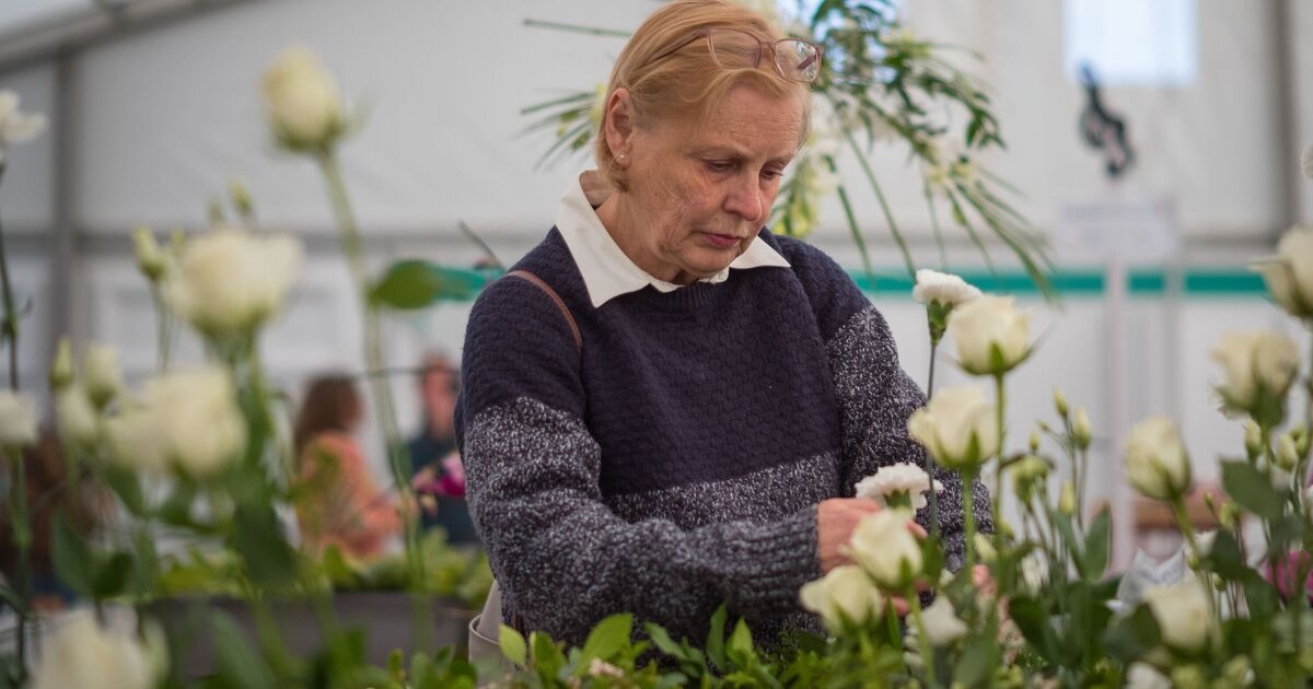 Flowers will 'repeat bloom' in gardens if 1 'simple task' is completed in June