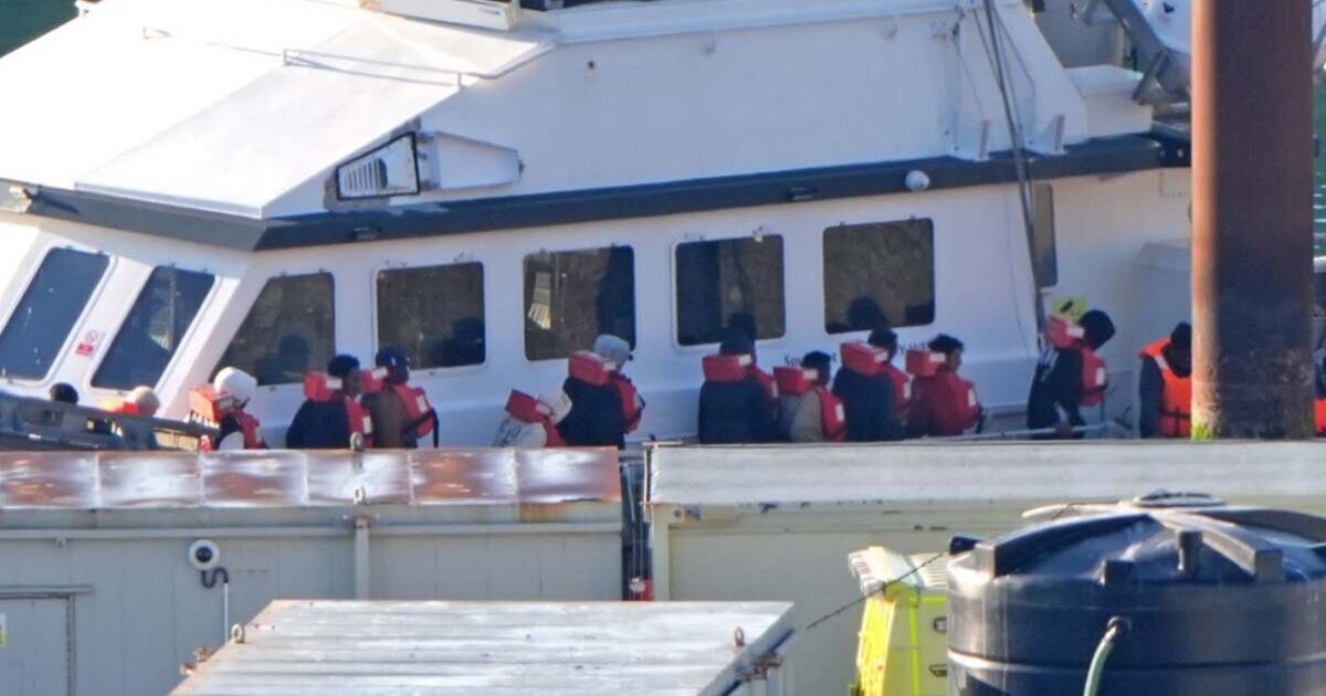 Migrants laugh at UK as they pile into Dover just hours after Starmer-Macron deal