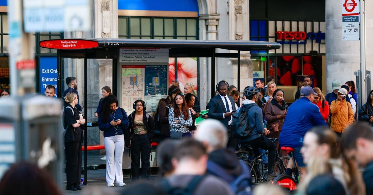 Fúria enquanto motoristas em greve do metrô exigem ingressos GRÁTIS para a Legoland enquanto Londres tenta parar