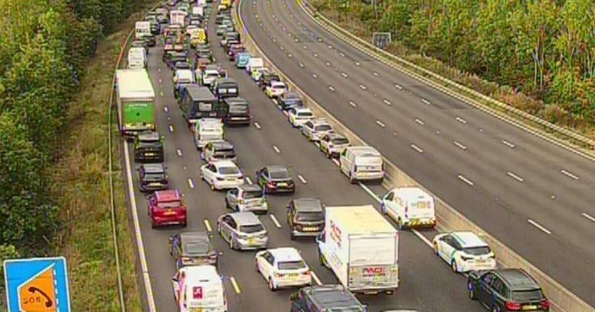 Trânsito na M23 AO VIVO: Caos perto do Aeroporto de Gatwick após incidente causar fechamento e atraso na rodovia