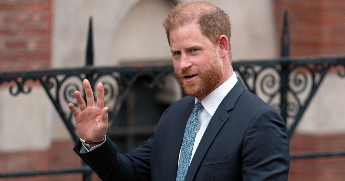 Koninklijke familie LIVE: 'Vermoeide' prins Harry afgekraakt vanwege BBC-blunder