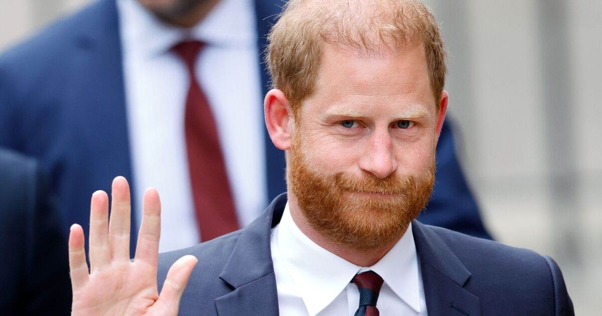Royal Family LIVE: Prince Harry ‘dilemma’ as apology needed