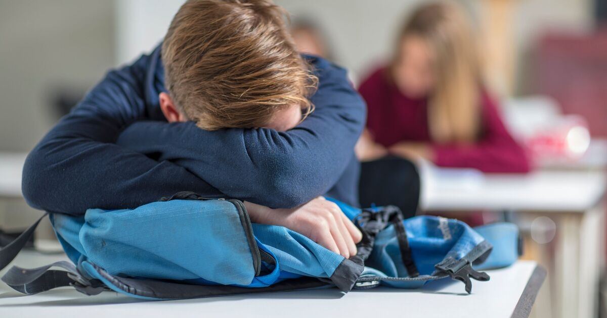 Los niños en crisis de salud mental languidecen en listas de espera