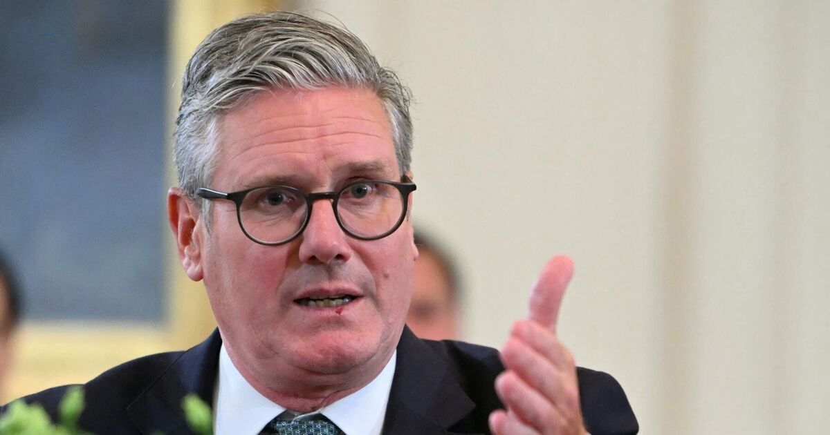 Instan a Keir Starmer a suspender el CEDH y deportar a miles de migrantes