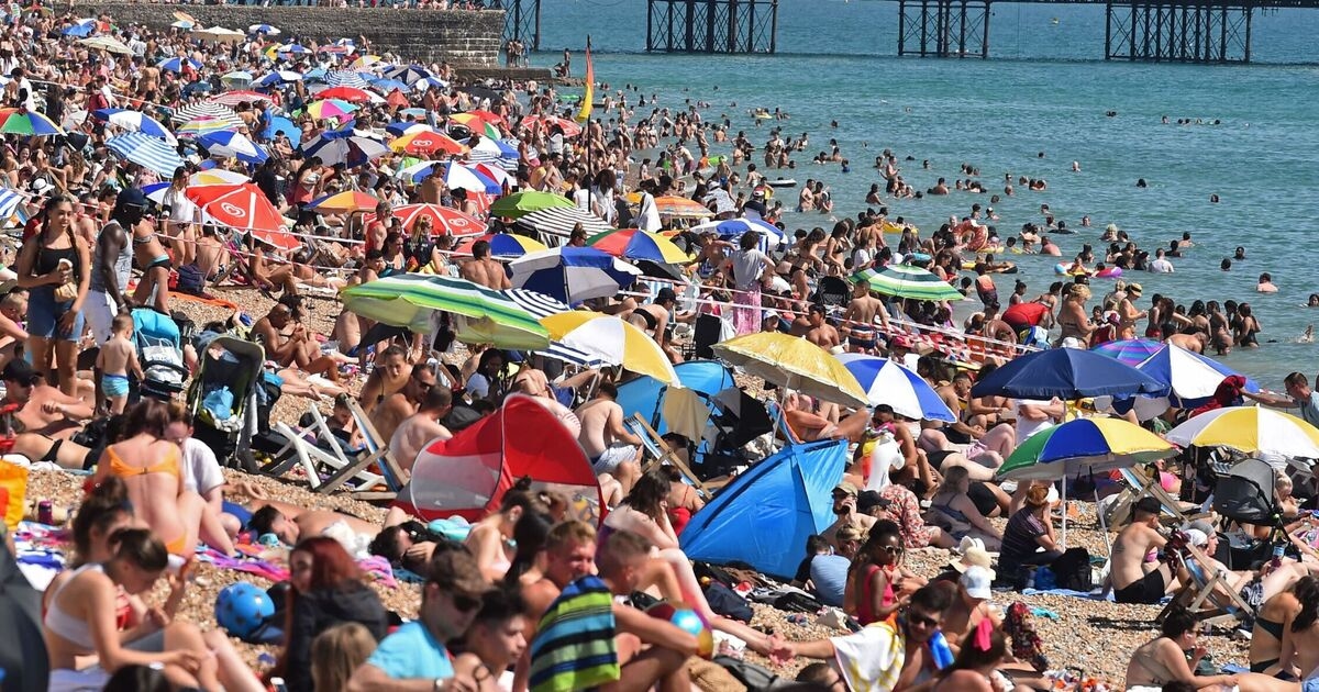 UK weather map shows 27C 'mini-heatwave' hitting on May Bank Holiday weekend - check area