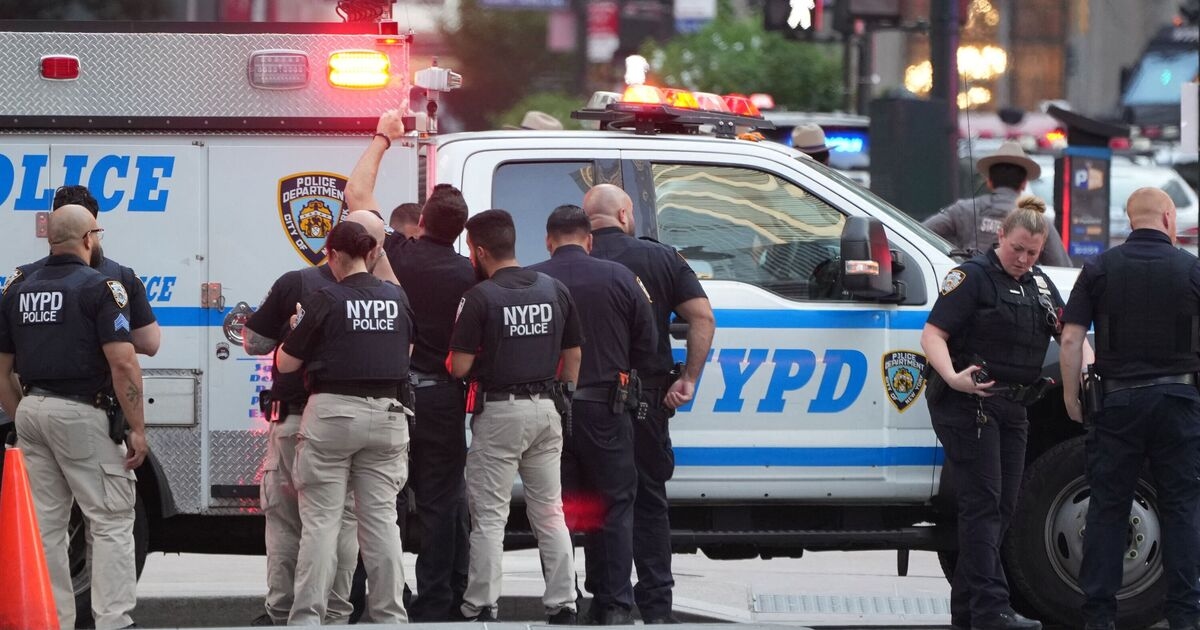 New York Shooting UPDATES: Four dead including 'hero' cop as gunman opens fire