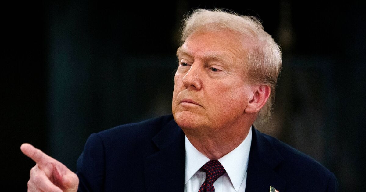'Hematoma' na mão de Trump pode indicar estado grave - sinais a serem observados