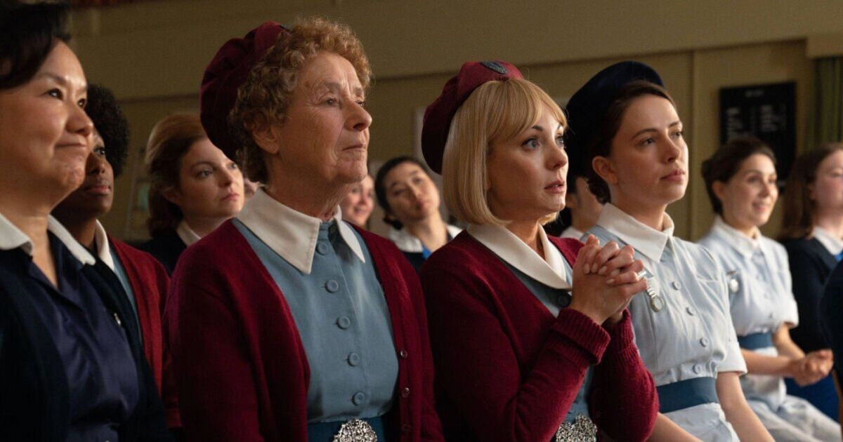 La estrella de Call the Midwife pregunta "¿qué he hecho?" mientras rompe a llorar en su nuevo papel televisivo.