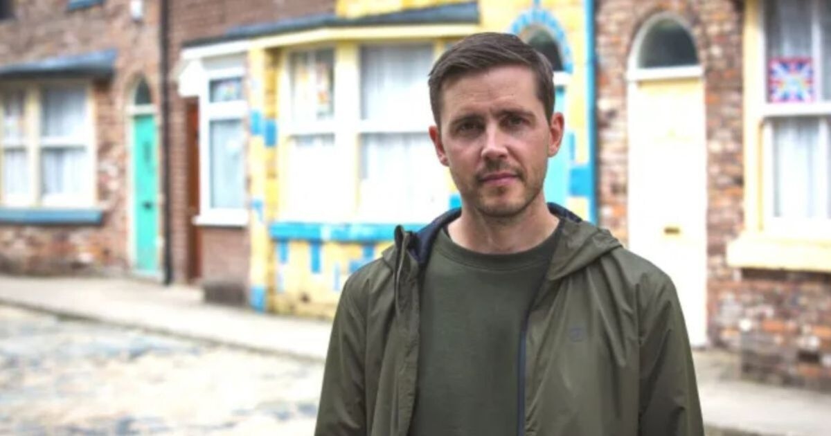 Coronation Street's Todd Grimshaw uncovers Danielle Silverton's secret romance