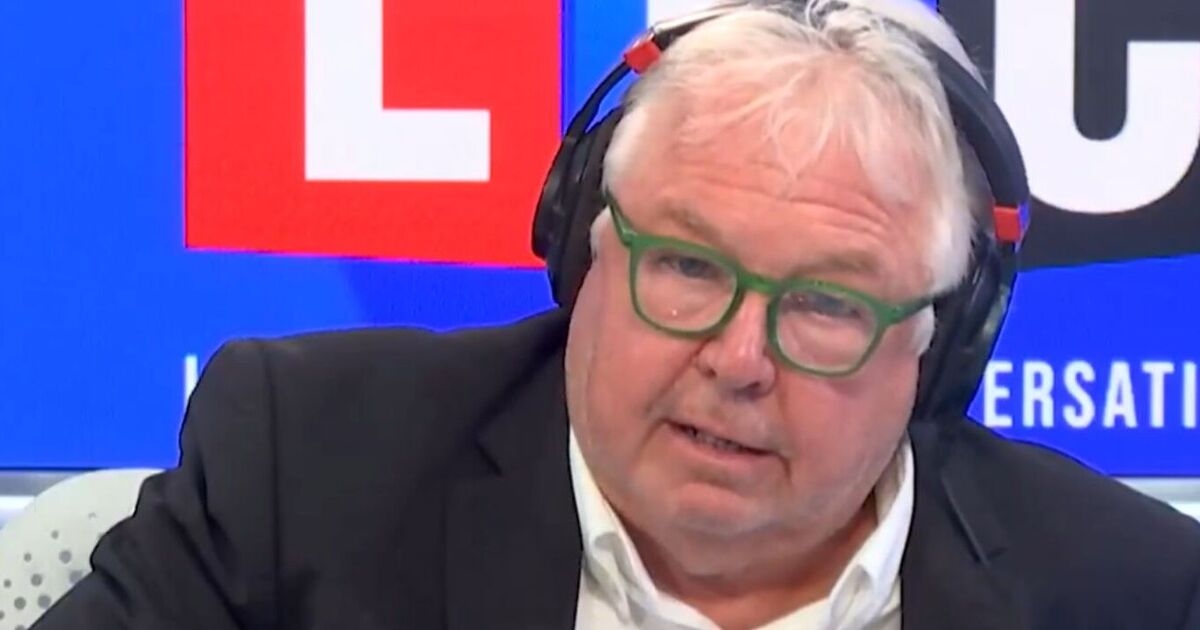 Momento en el que Nick Ferrari pierde los estribos con el Partido Laborista por la crisis migratoria: "¡Cómo se atreven!"