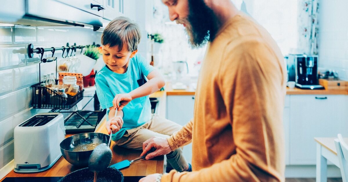 'Ik ben een alleenstaande vader met een heel krap budget - dit is hoe ik mijn kinderen kan voeden voor £1,40'