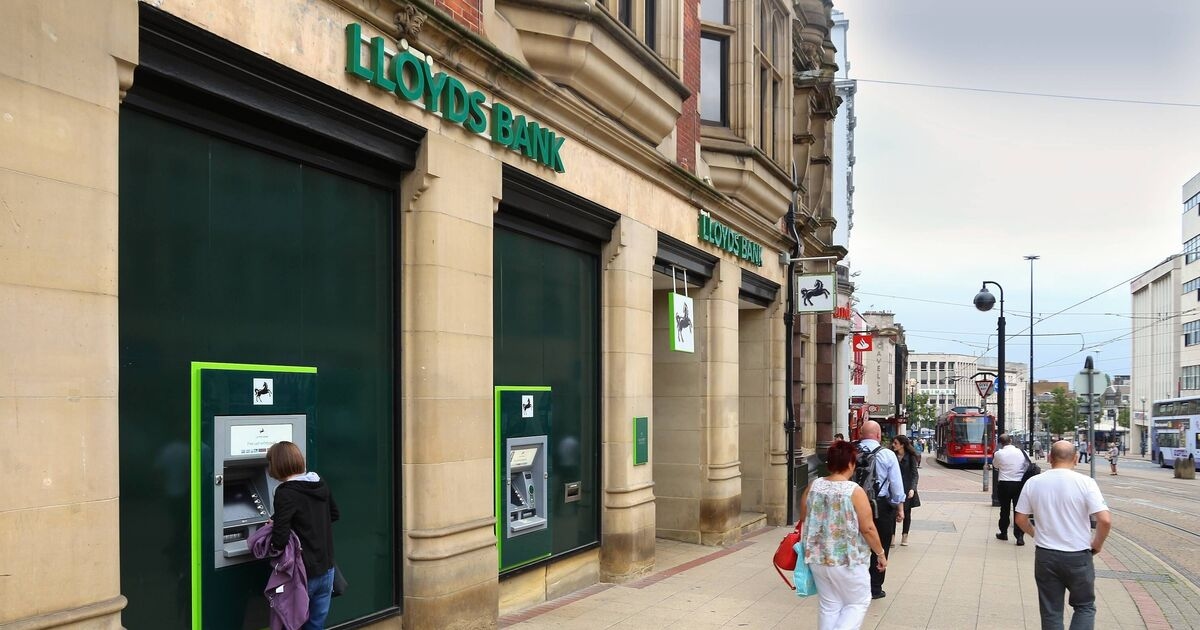 Lloyds Bank ostrzega klientów przed „opłatami wstępnymi”