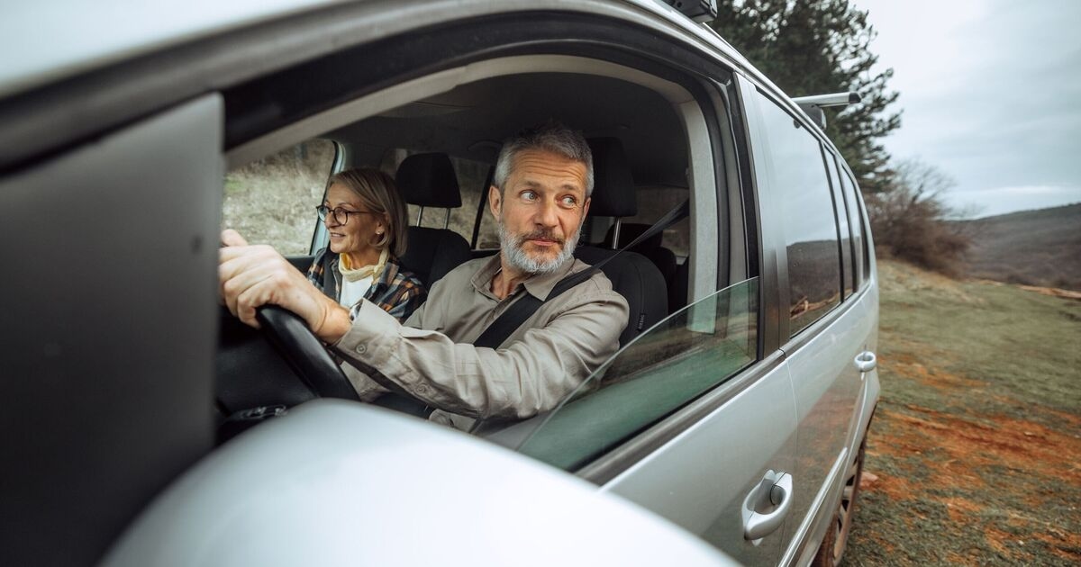 Avviso DVLA a tutti i conducenti anziani che rischiano di perdere la patente dopo i 70 anni