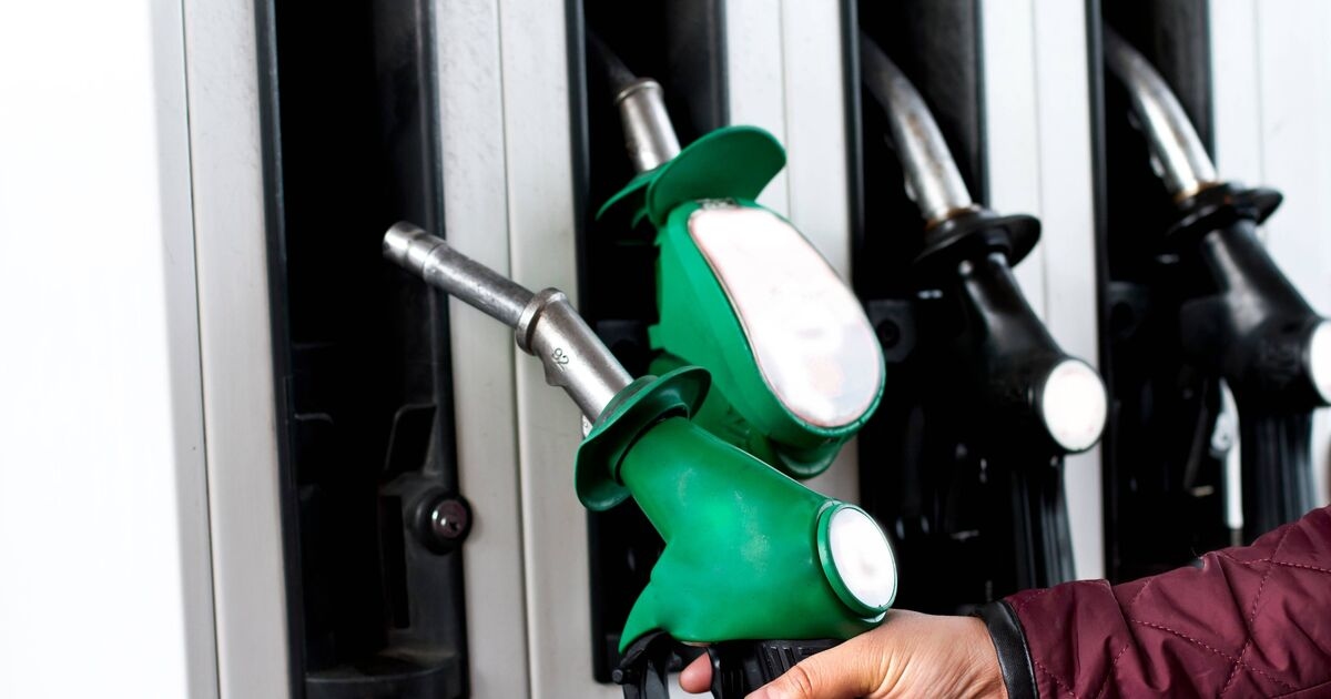 How far can your car drive when the fuel light comes on including Audi, VW and Ford