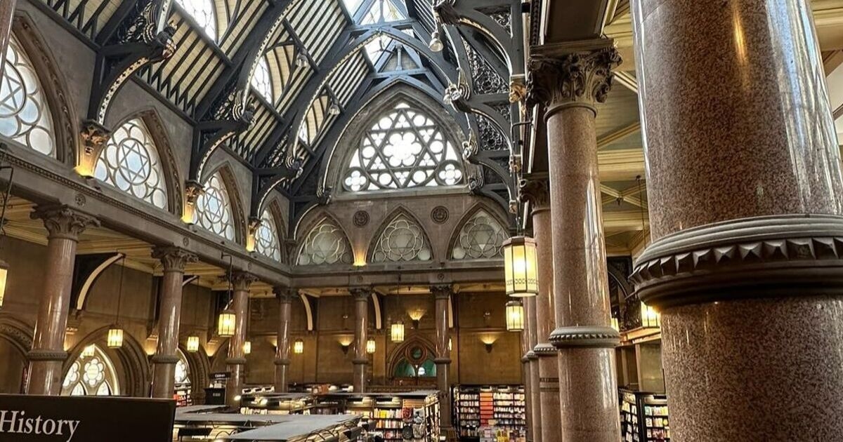 Por dentro da livraria 'mais bonita' do Reino Unido - e as pessoas não conseguem acreditar onde ela fica