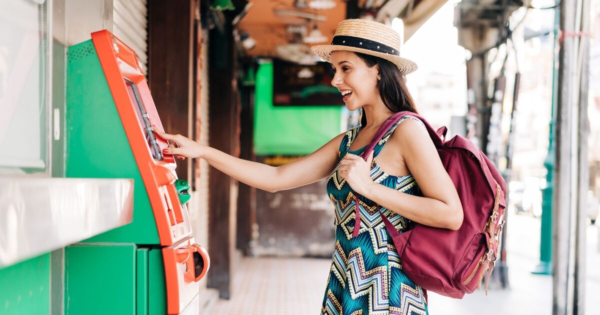 Martin Lewis issues urgent credit card advice to Brits going on holiday