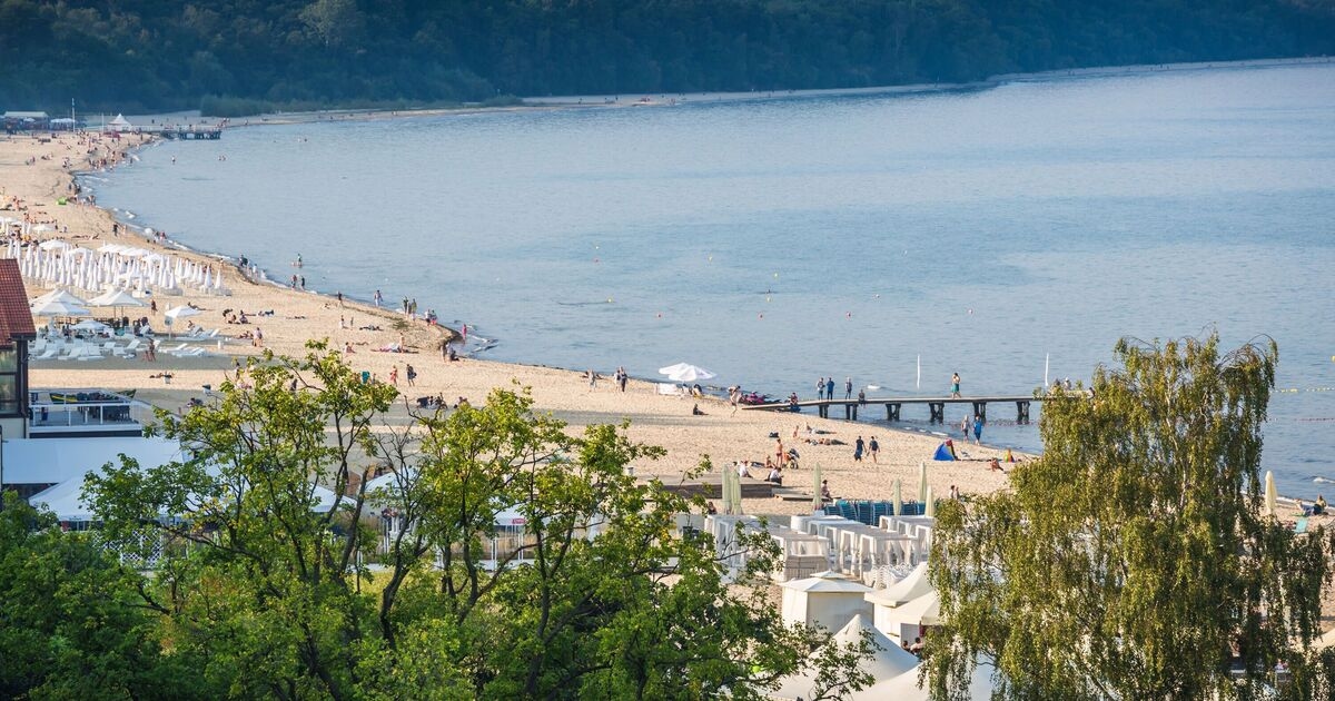 As belas 'Maldivas da Europa' com águas azuis cristalinas ao lado de uma cidade incrivelmente barata