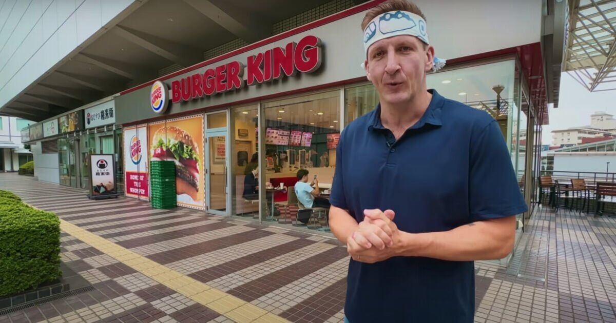 Un americano visita il Burger King in Giappone e non riesce a credere a ciò che c'è sul menù: "Santo cielo!"