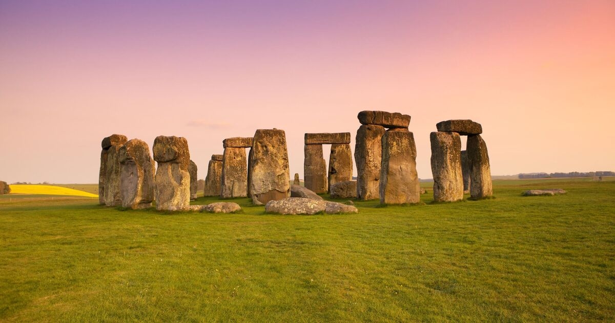 Avanço arqueológico com descoberta de "segundo Stonehenge" em "descoberta única na vida"