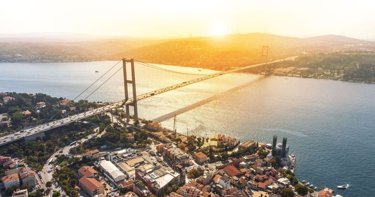 La via d'acqua europea da 20 miliardi di sterline rivaleggia con il Canale di Suez e trasforma una grande città in un'isola