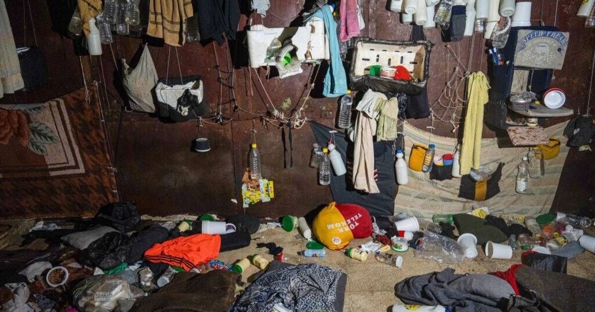 Dentro de prisões do tipo “matadouro humano” com “festas de execução” e torturas de horror