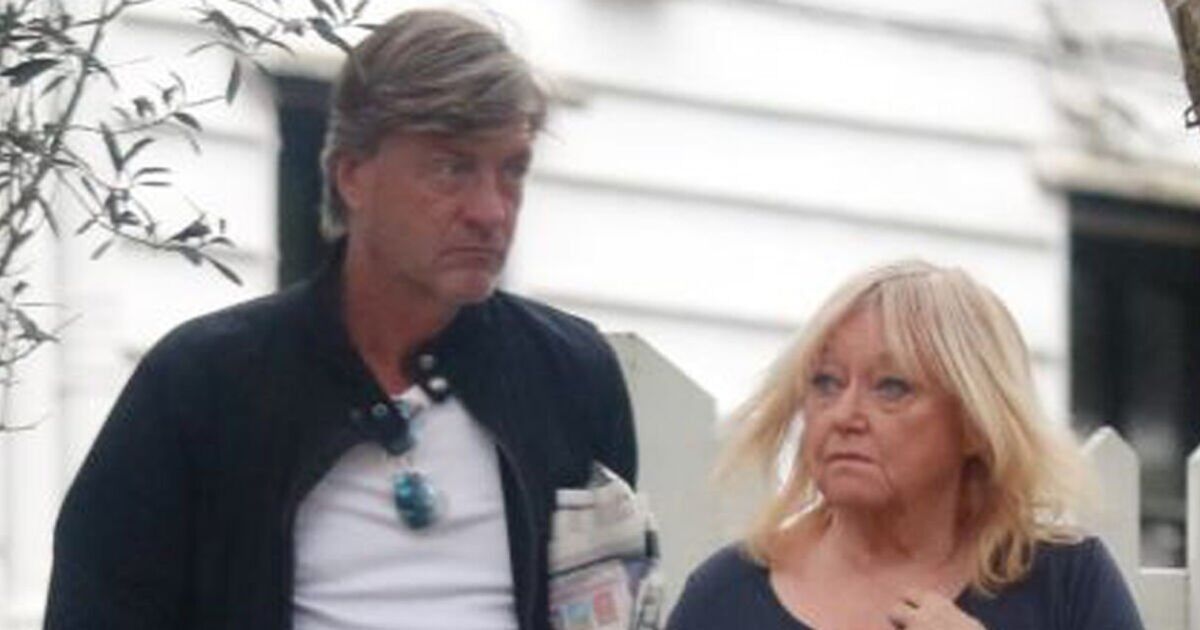 Richard Madeley zegt dat hij en zijn vrouw Judy Finnigan 'halfvrijstaand' zijn na het vertrek van de show