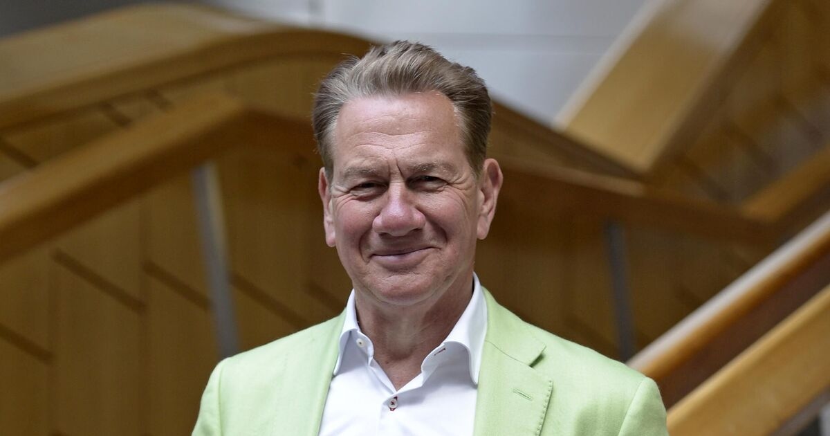 El impresionante 'retiro' español que el presentador de GB News, Michael Portillo, comparte con su esposa