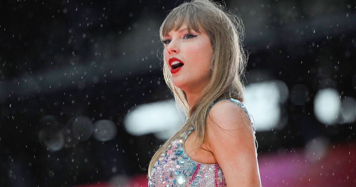 Taylor Swift gives update on dad Scott after health scare and major surgery