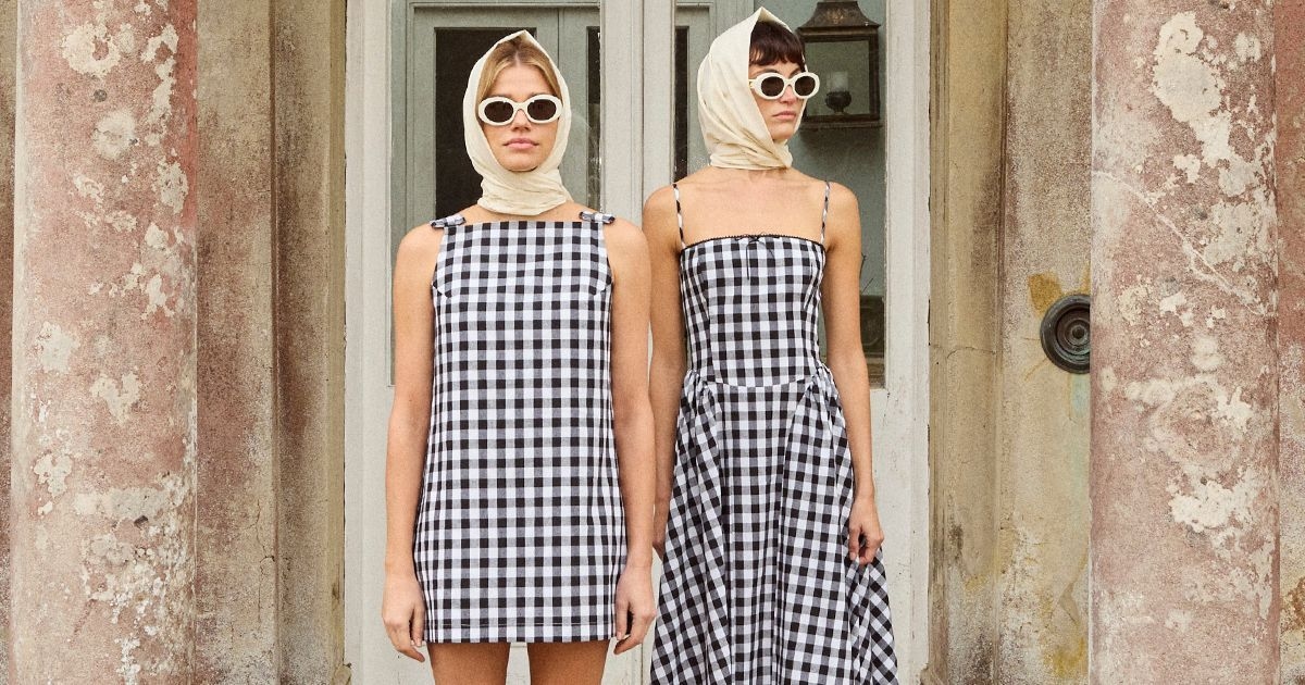 Este clásico estampado infantil de verano ha tenido un cambio de imagen para las chicas cool: aquí te mostramos cómo usar cuadros vichy en 2025