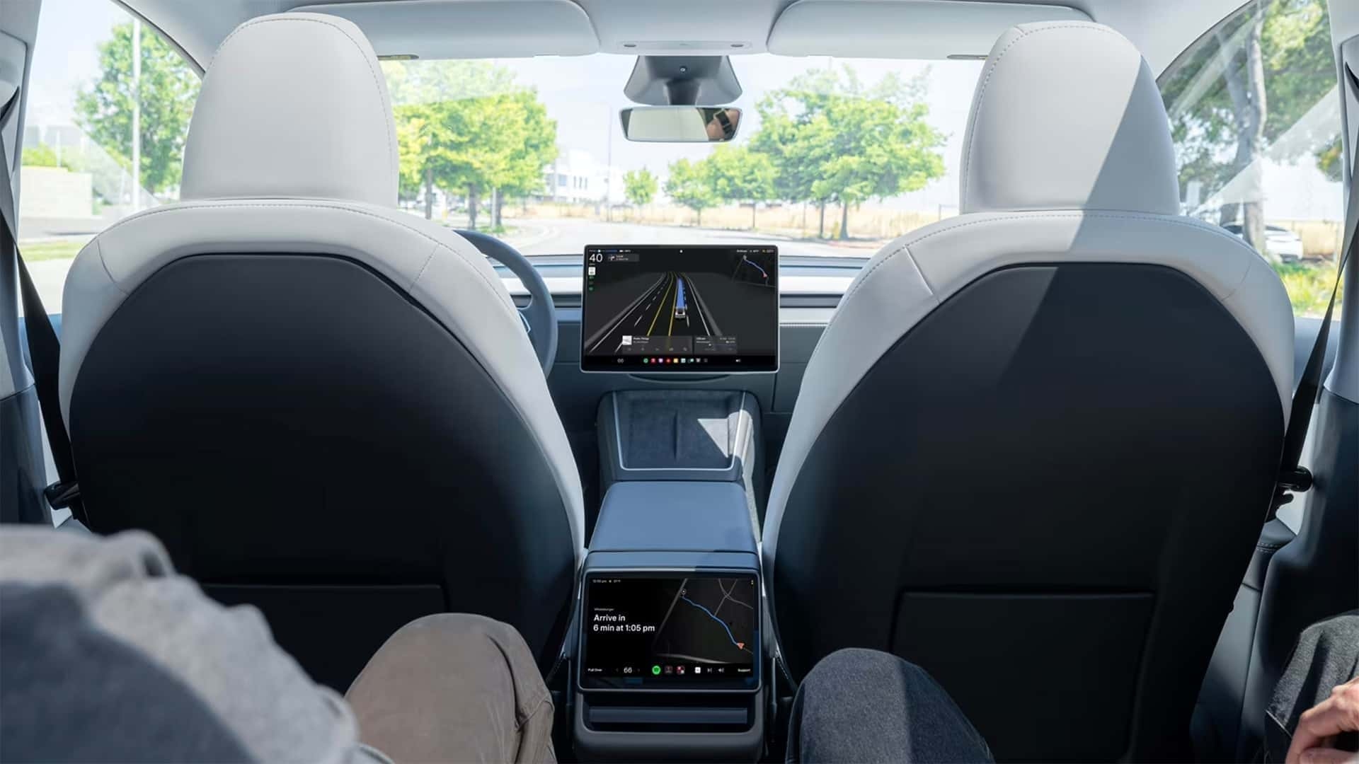 Teste Robotaxi: Tesla dirige com erros graves