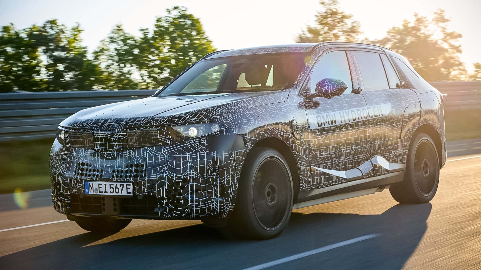 Новый BMW X5 поставляется с пятью системами привода, включая водородный