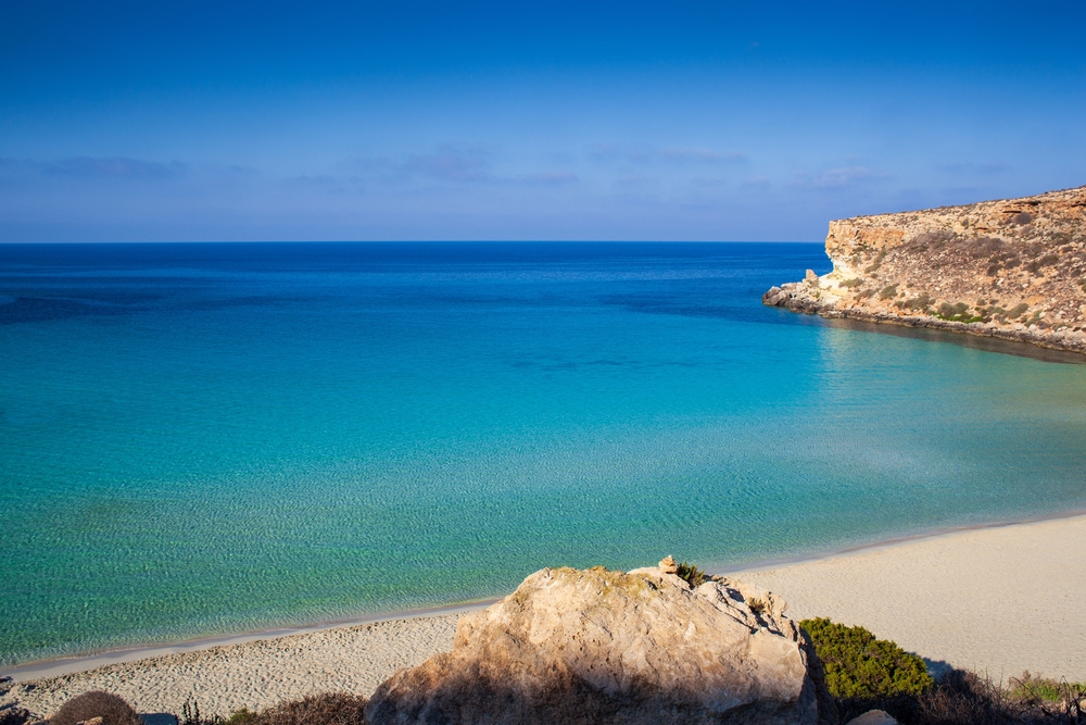 Italy's most beautiful beaches: here are the most popular among tourists in 2025.