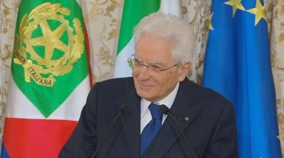 Mattarella przyznaje medale za bohaterstwo i zaangażowanie. Na żywo