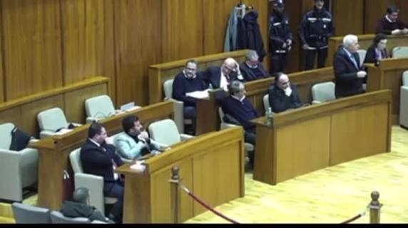 Pozzuoli, the councilor calls the councilor a "goose". Storm in the chamber