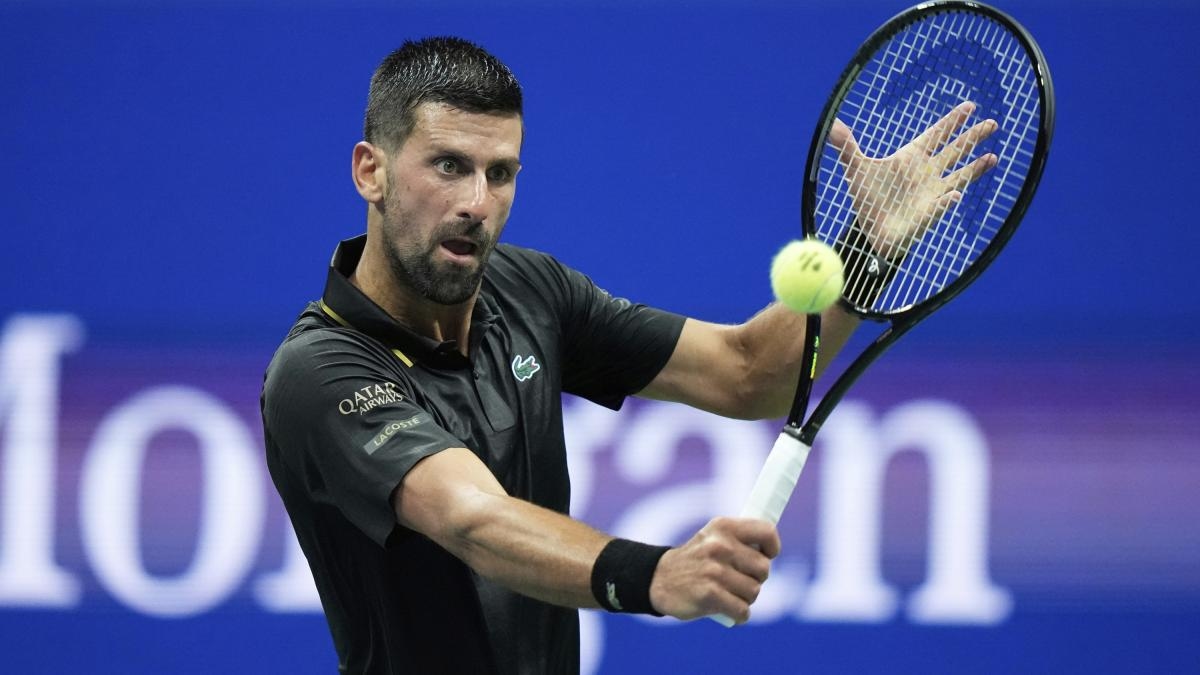 Djokovic entra en crisis, corre el riesgo de perder el segundo set, pero al final vence a Tien