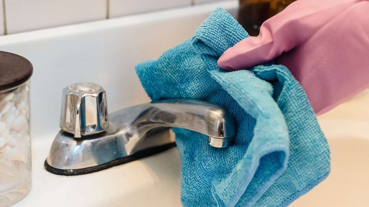 Il est désormais facile d'éliminer rapidement les taches de rouille ! Essayez ce produit antirouille naturel à la maison.