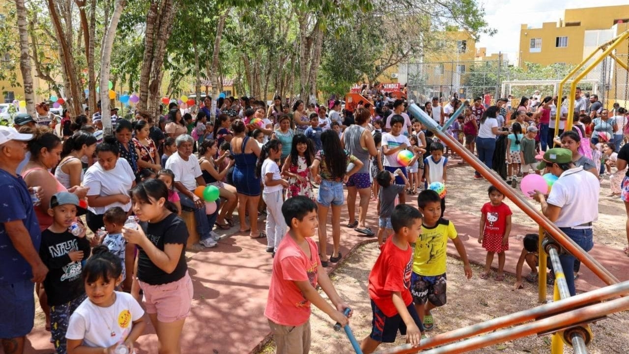 Cancun'un Superblock 249 kız ve erkek çocuklarını kutluyoruz