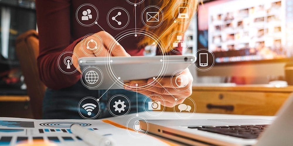 Dijital Pazarlama 2025: Yapay Zeka Arama ve Kişiselleştirmeyi Yeniden Tanımlıyor, Kullanıcı Deneyimi ve Neden Etkileyiciler Başarının Anahtarları Olarak Birleşiyor