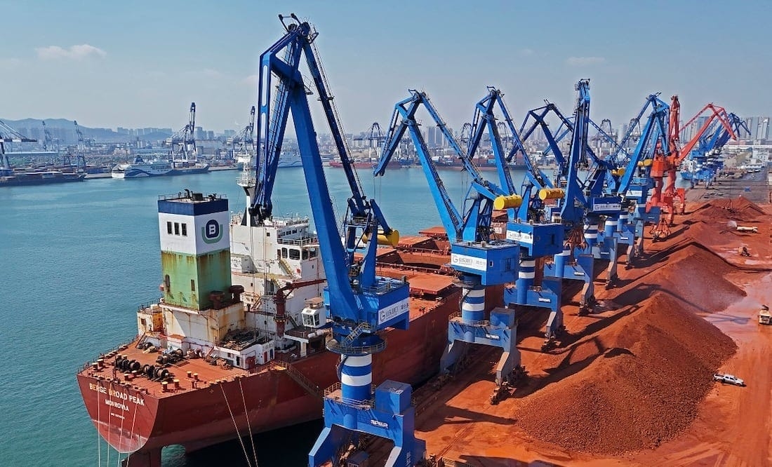 Mercados Respiran con Cautela: Exención a México y Señales de Diálogo China-EEUU Impulsan Bolsas y Peso, pero Persiste Incertidumbre