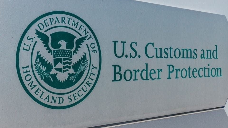 Un Mexicain de 68 ans décède lors d'un transfert au Texas, alors qu'il était détenu par l'ICE.