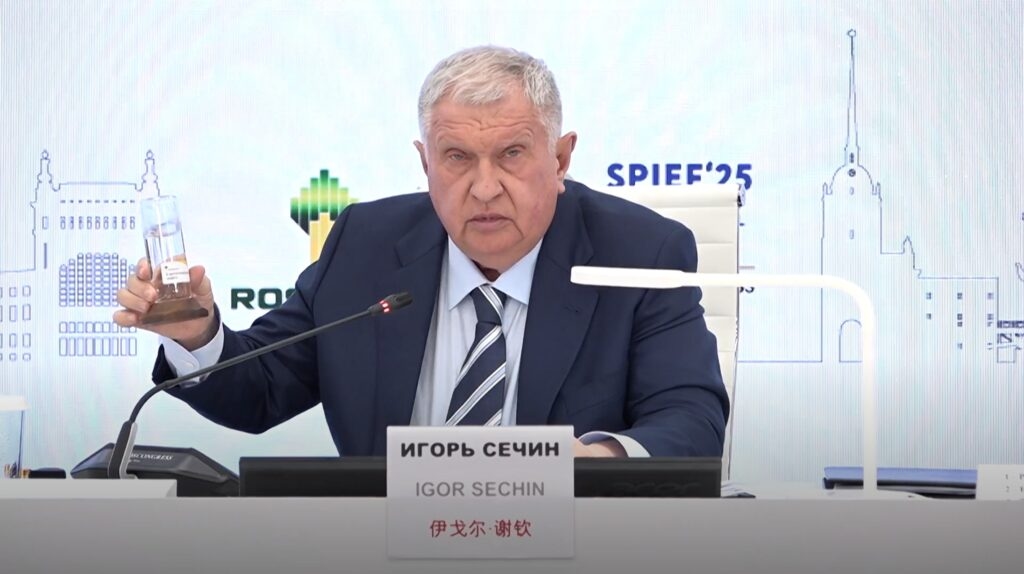 Rosneft lernt, synthetisches Öl mithilfe der GTL-Technologie herzustellen