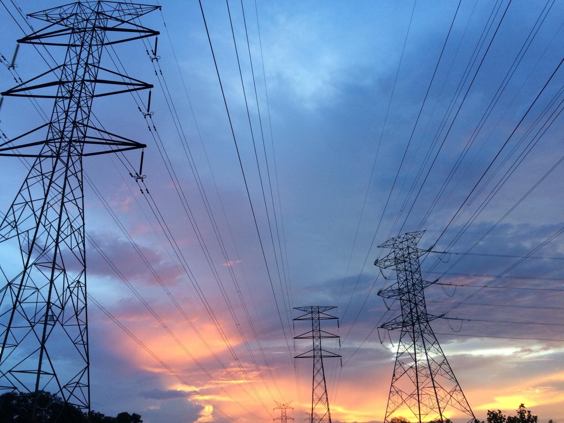 Electricity Grids Under Pressure: Where to Invest in Europe’s Energy Transition