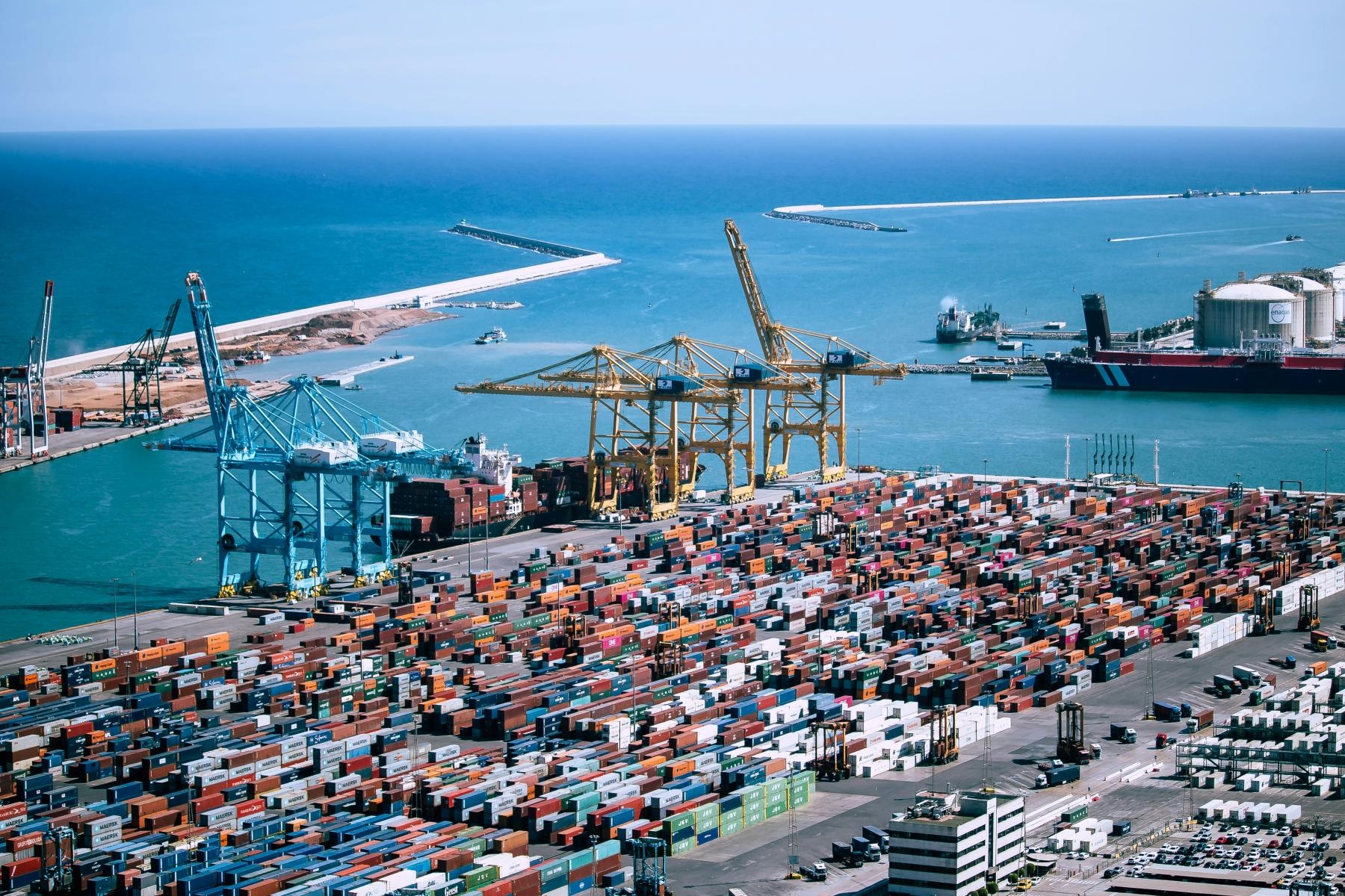 EU Commission approves agreement to reduce CO2 emissions from port logistics